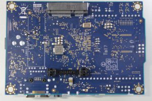 من الأسفل Intel Galileo